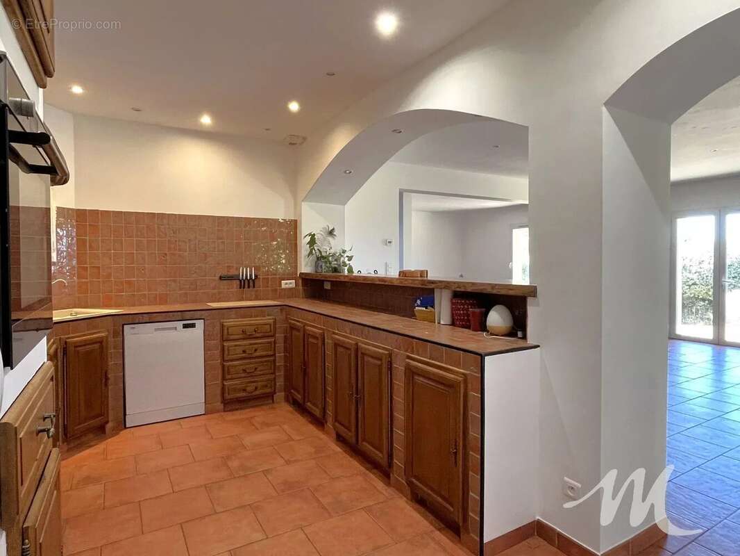 Maison à FOX-AMPHOUX