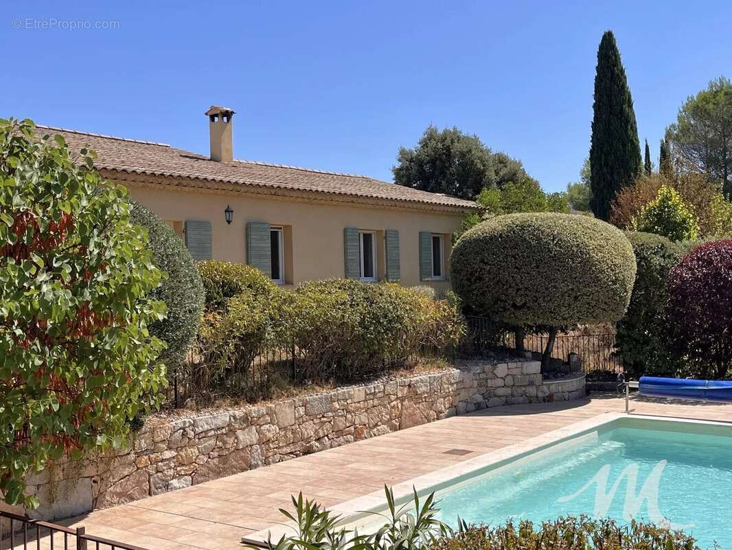 Maison à FOX-AMPHOUX