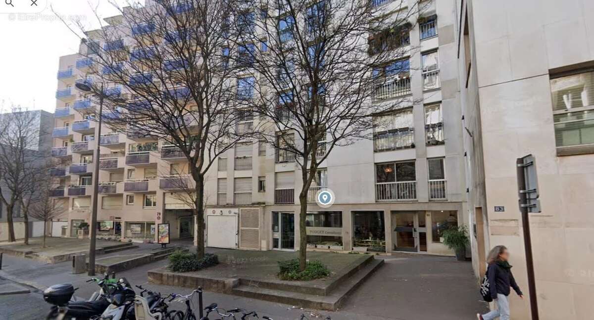 Parking à PARIS-18E