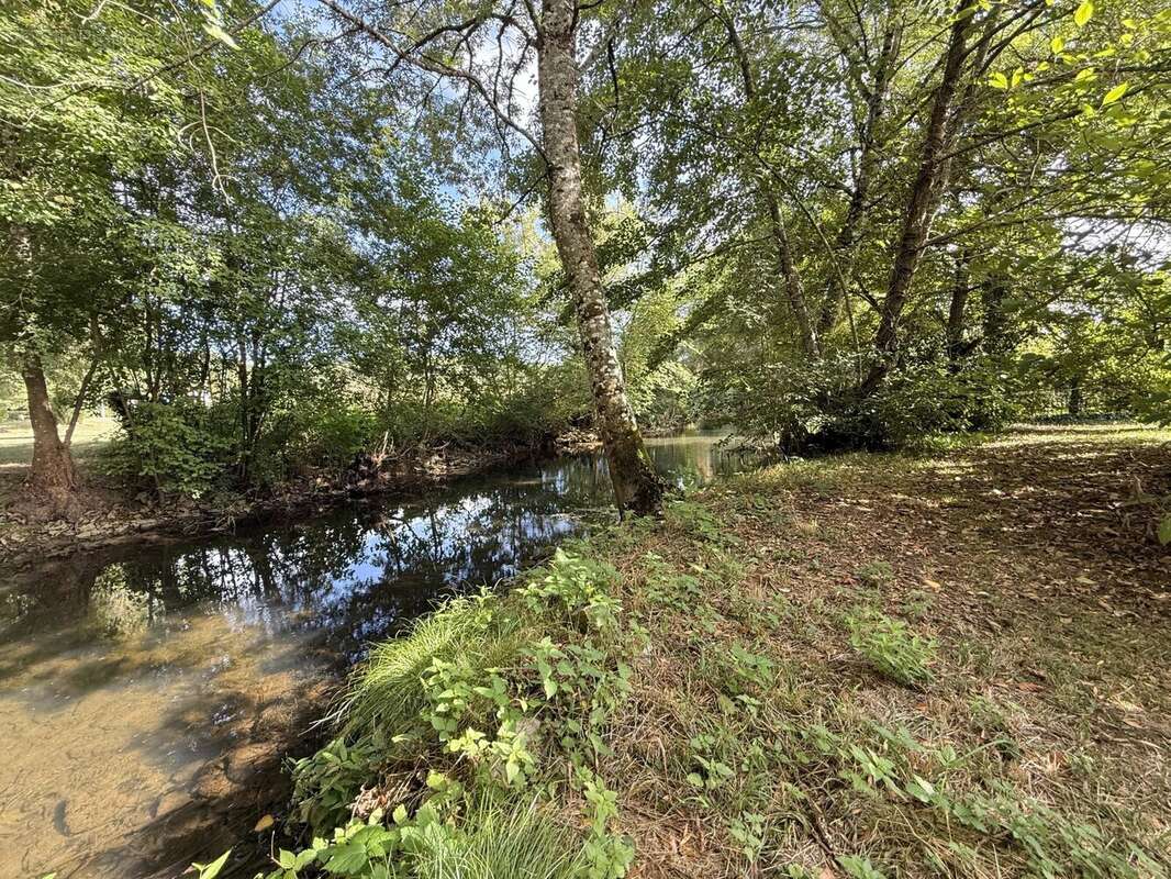 Maison à VERTEUIL-SUR-CHARENTE