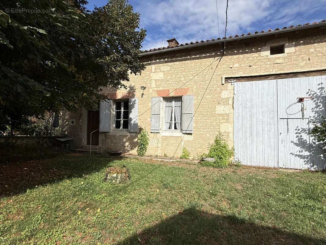 Maison à VERTEUIL-SUR-CHARENTE