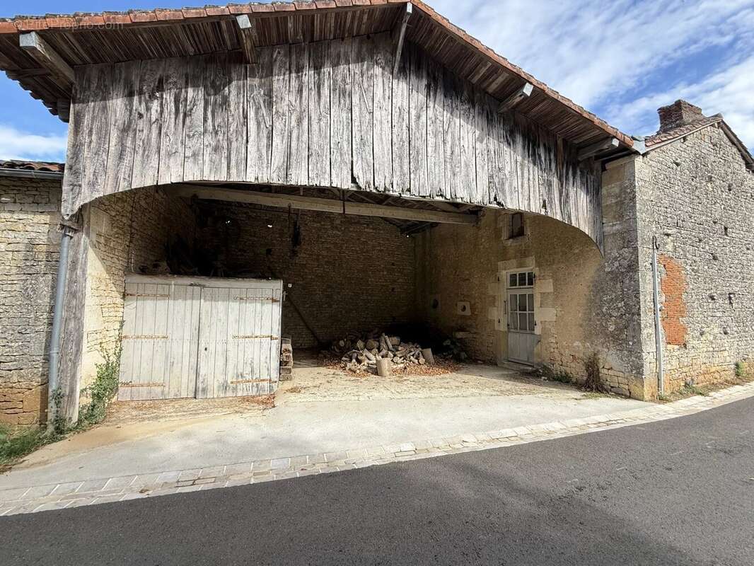 Maison à VERTEUIL-SUR-CHARENTE