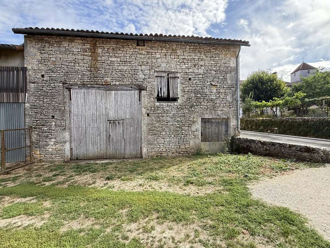 Maison à VERTEUIL-SUR-CHARENTE