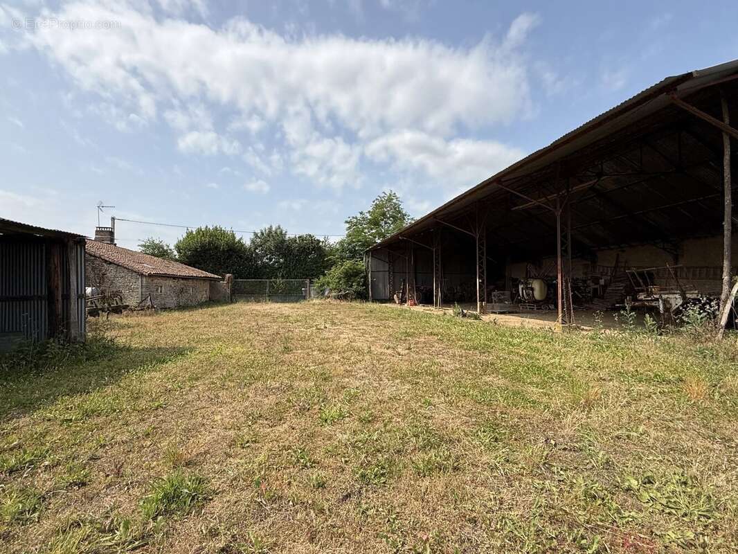 Maison à VIEUX-RUFFEC