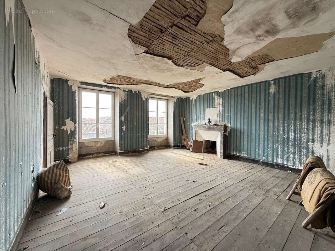 Maison à VIEUX-RUFFEC