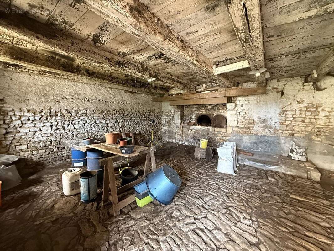 Maison à VIEUX-RUFFEC