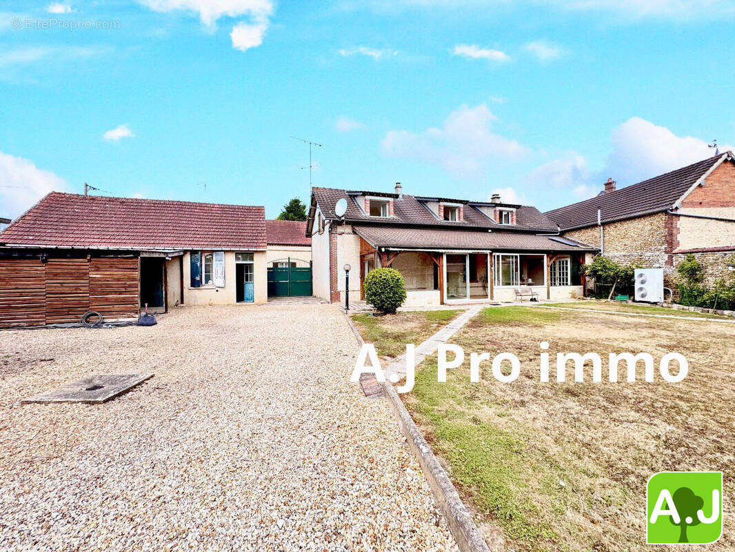 Maison à EZY-SUR-EURE