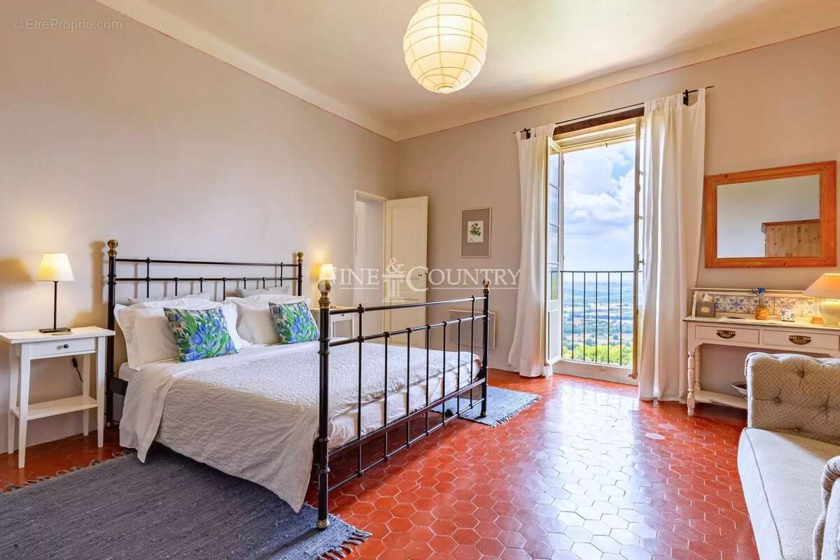 Maison à MONTAUROUX