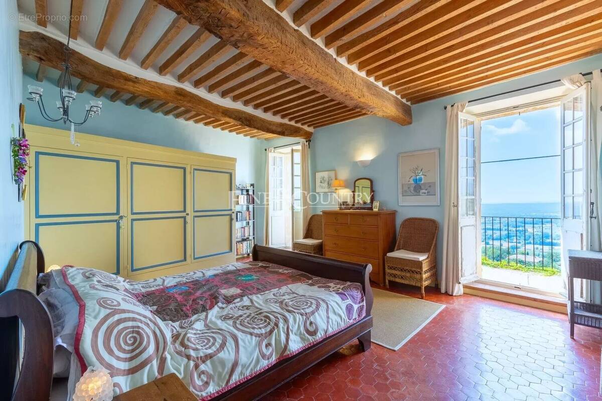 Maison à MONTAUROUX