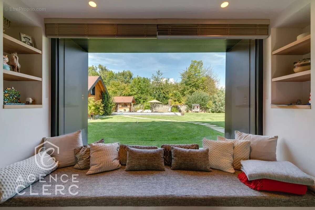 Maison à SAINT-JORIOZ