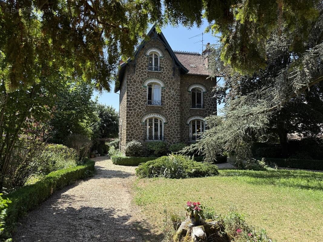 Maison à CHAMPIGNY-SUR-MARNE