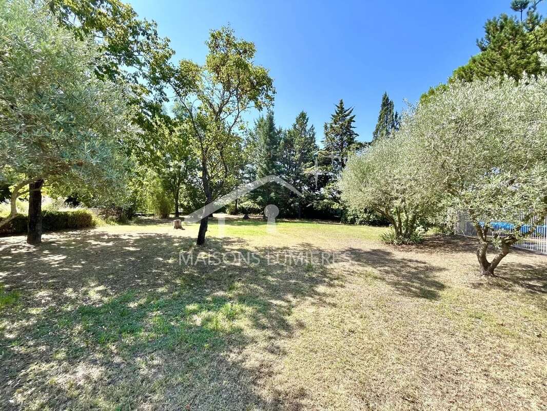 Maison à PERNES-LES-FONTAINES