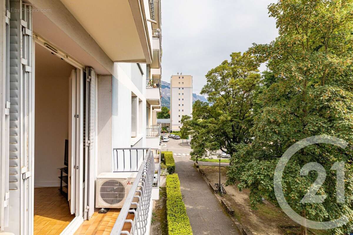 Appartement à SAINT-MARTIN-D&#039;HERES