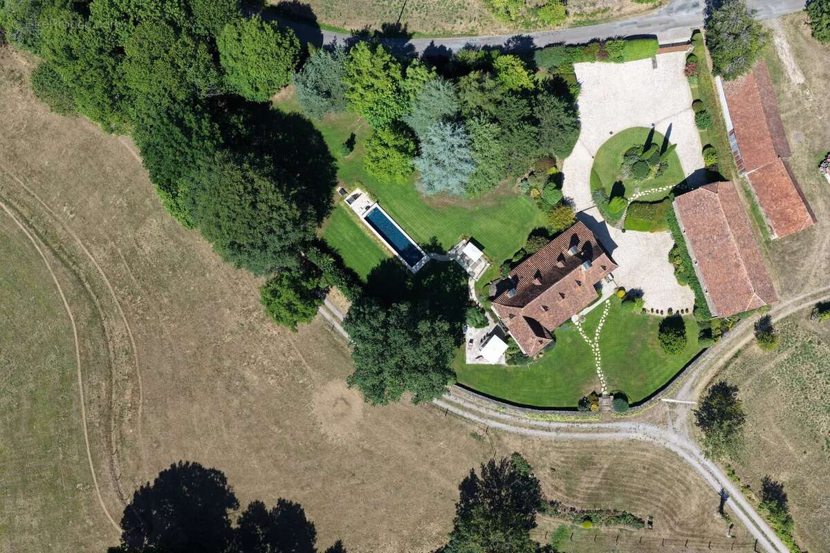 Maison à SAINT-CERE