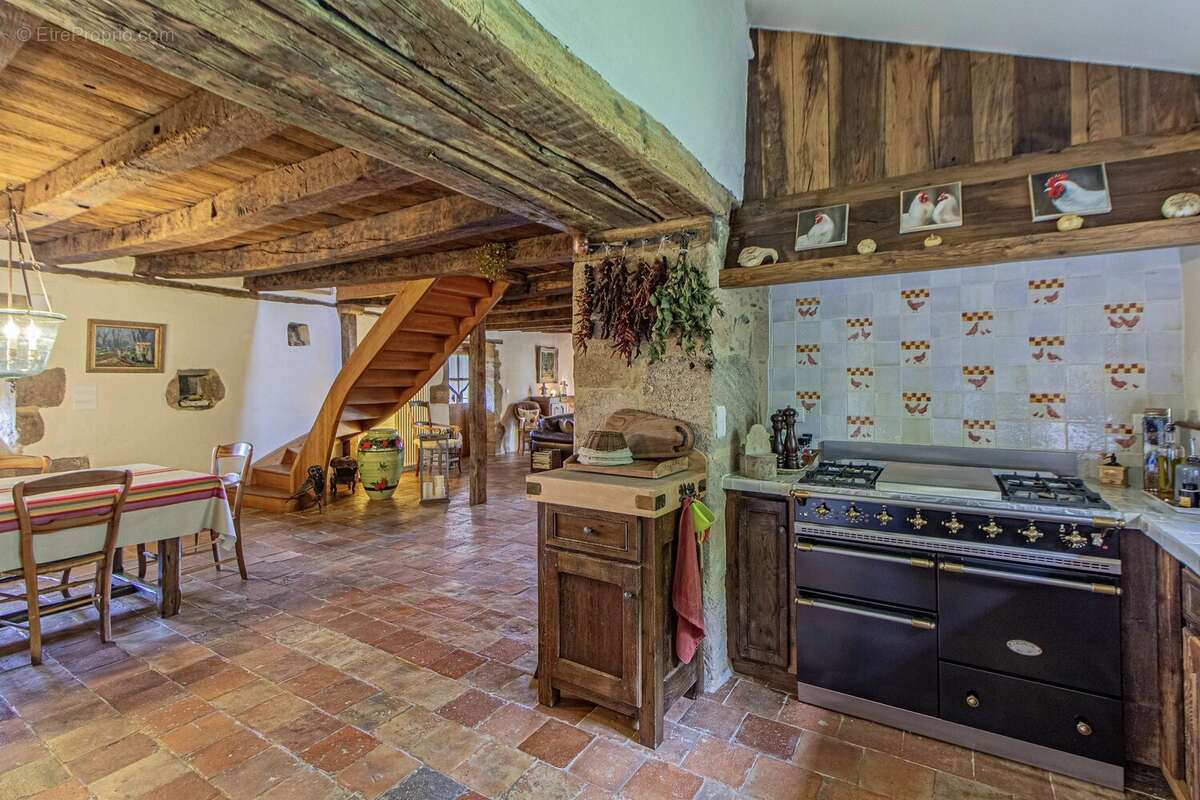 Maison à SAINT-CERE