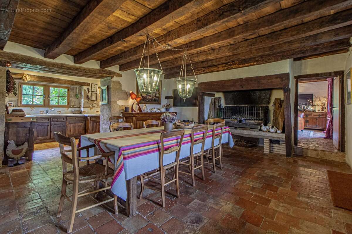 Maison à SAINT-CERE