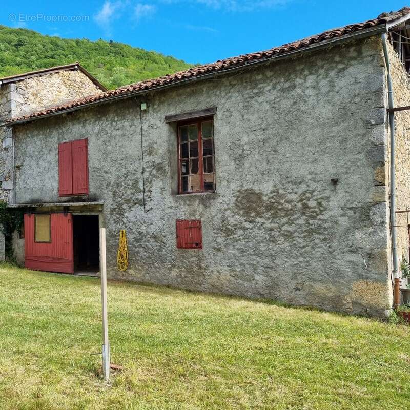 Maison à MONCAUP