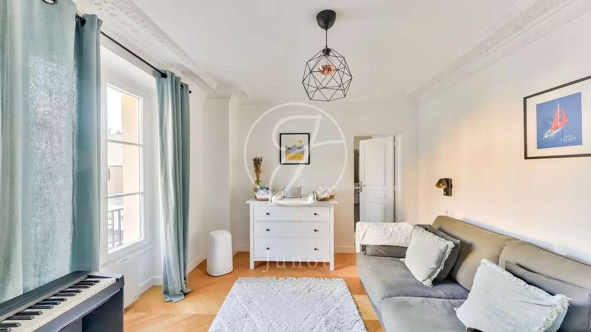 Appartement à PARIS-7E