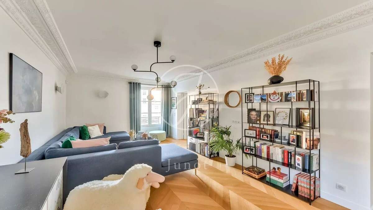 Appartement à PARIS-7E