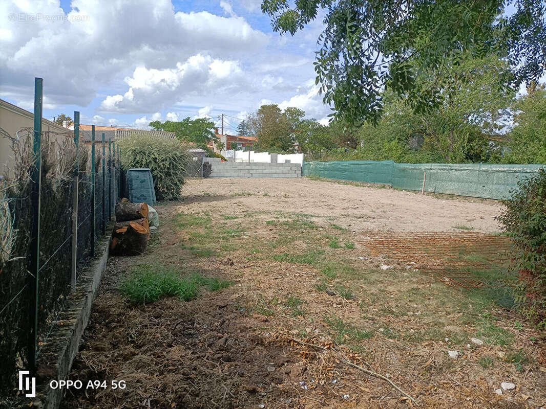 Terrain à SAINT-JULIEN-DE-CONCELLES