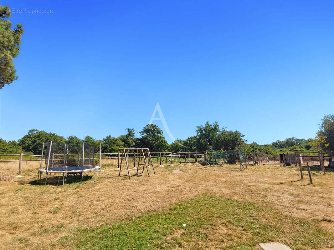 Maison à SAINT-CHRISTOPHE-DU-LIGNERON