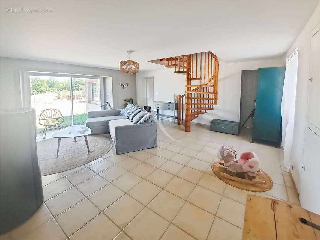 Maison à SAINT-CHRISTOPHE-DU-LIGNERON