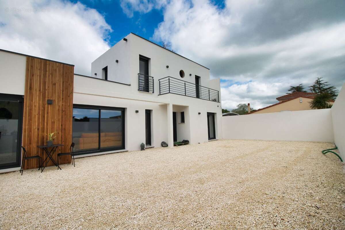 Maison à SAINT-SULPICE-DE-ROYAN