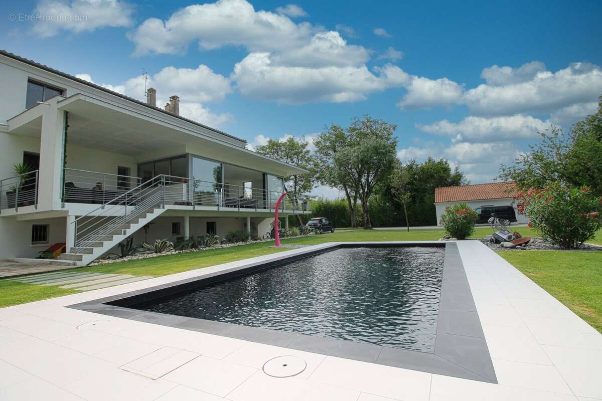 Maison à SAUJON