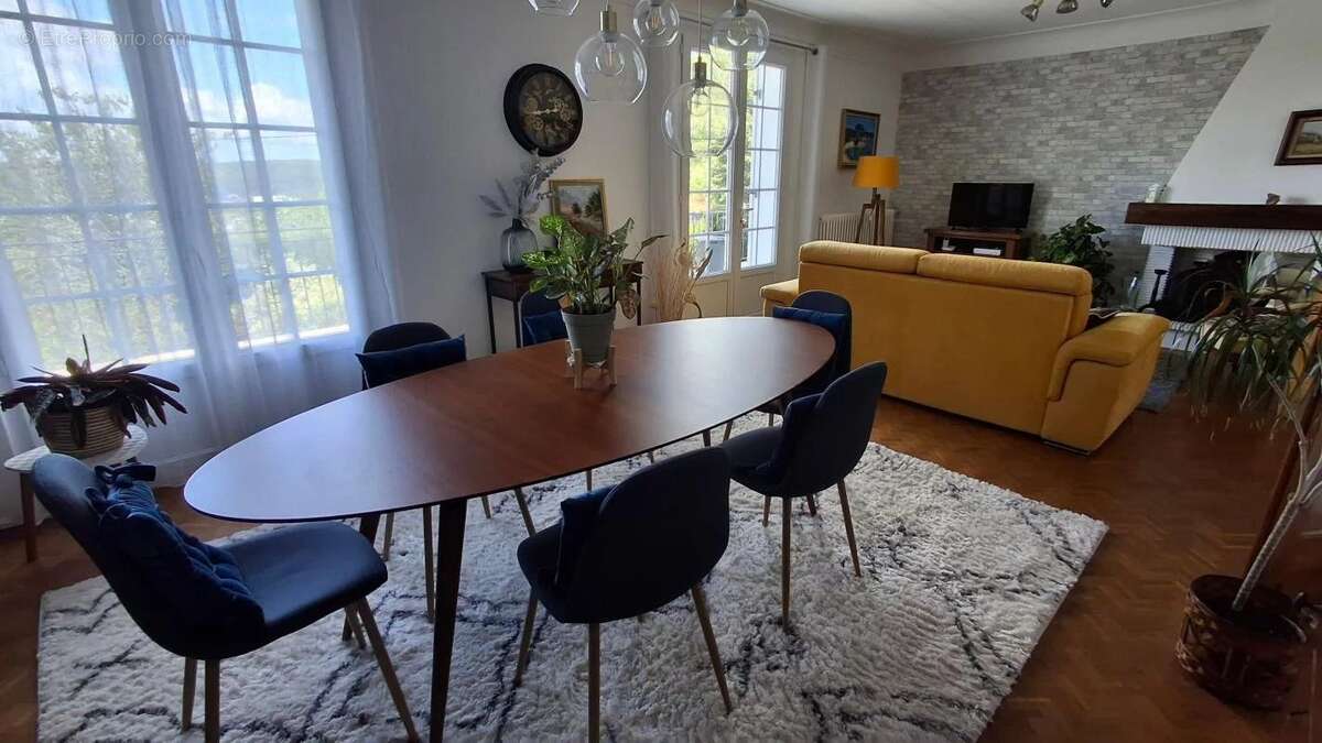 Maison à COULOUNIEIX-CHAMIERS