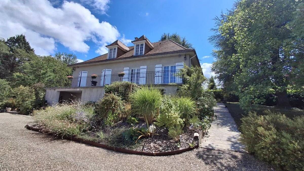 Maison à COULOUNIEIX-CHAMIERS