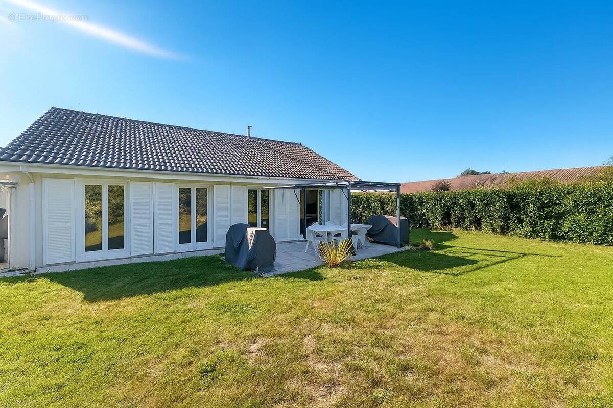 Maison à FONTENAY-TRESIGNY