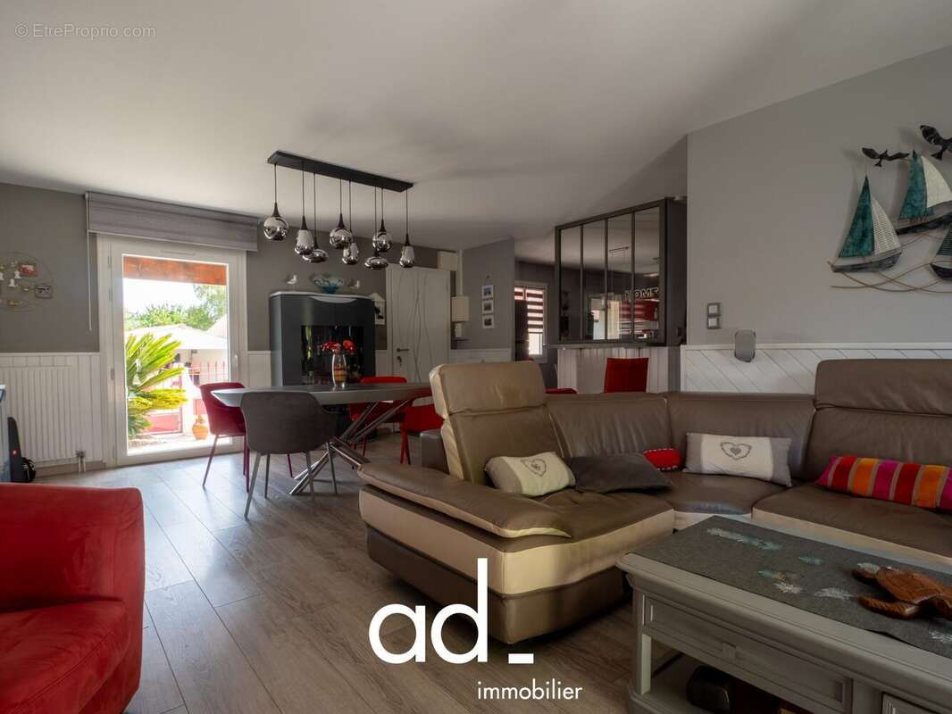 Maison à DOMPIERRE-SUR-MER