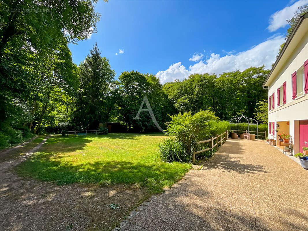 Maison à AUVERS-SUR-OISE