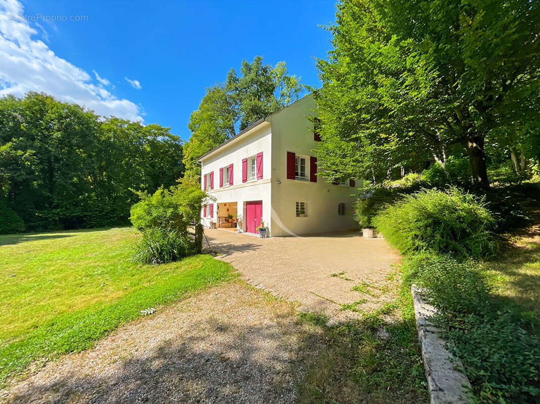 Maison à AUVERS-SUR-OISE