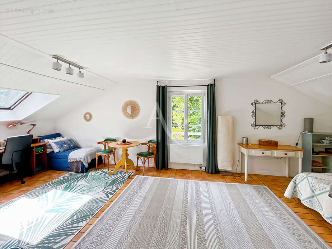 Maison à AUVERS-SUR-OISE