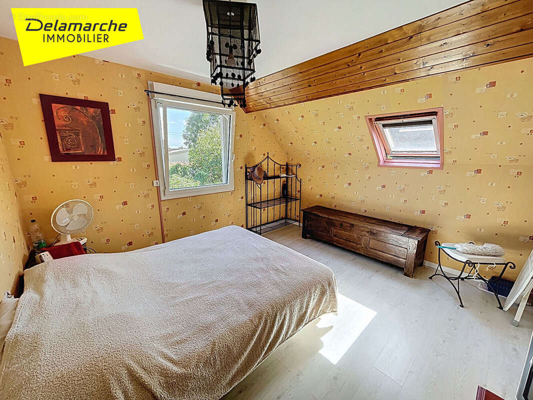 Maison à DONVILLE-LES-BAINS