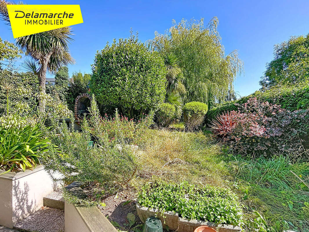 Maison à DONVILLE-LES-BAINS