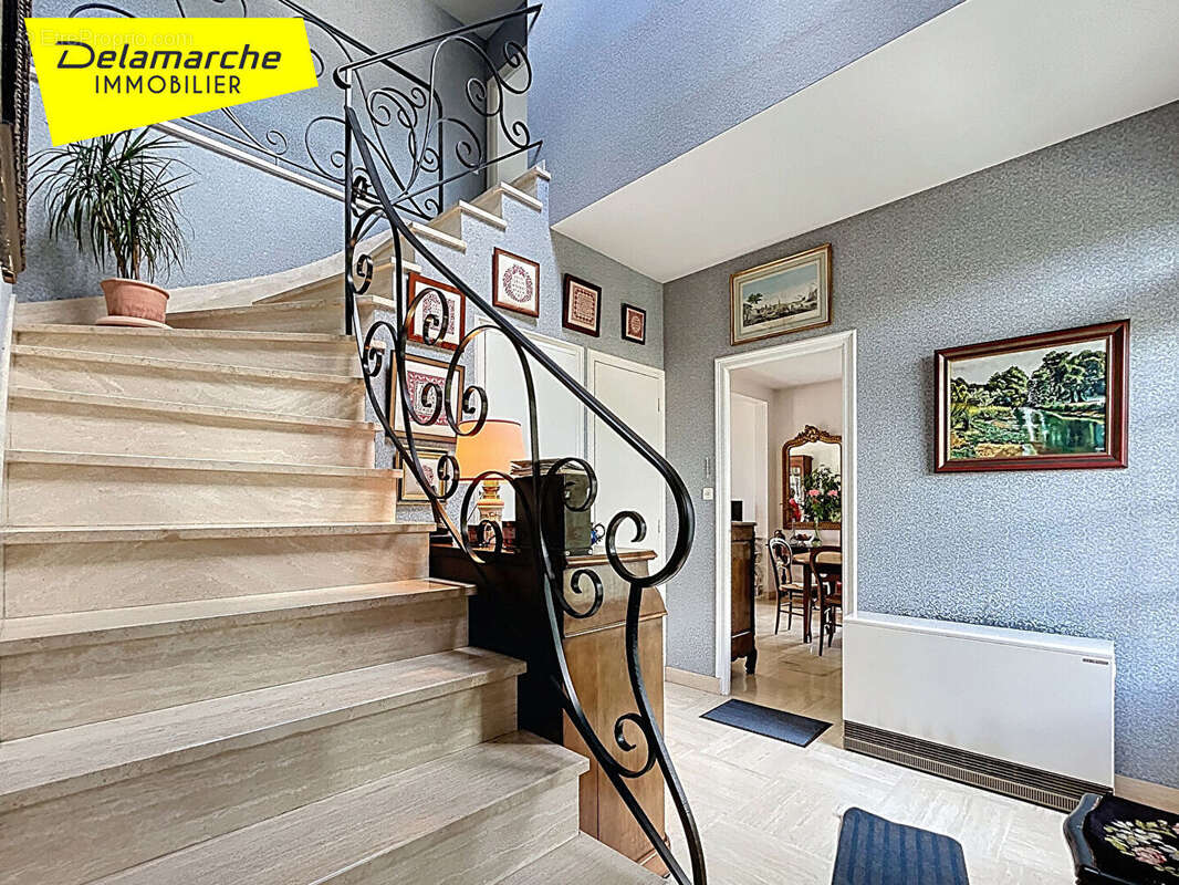 Maison à SAINT-DENIS-LE-GAST