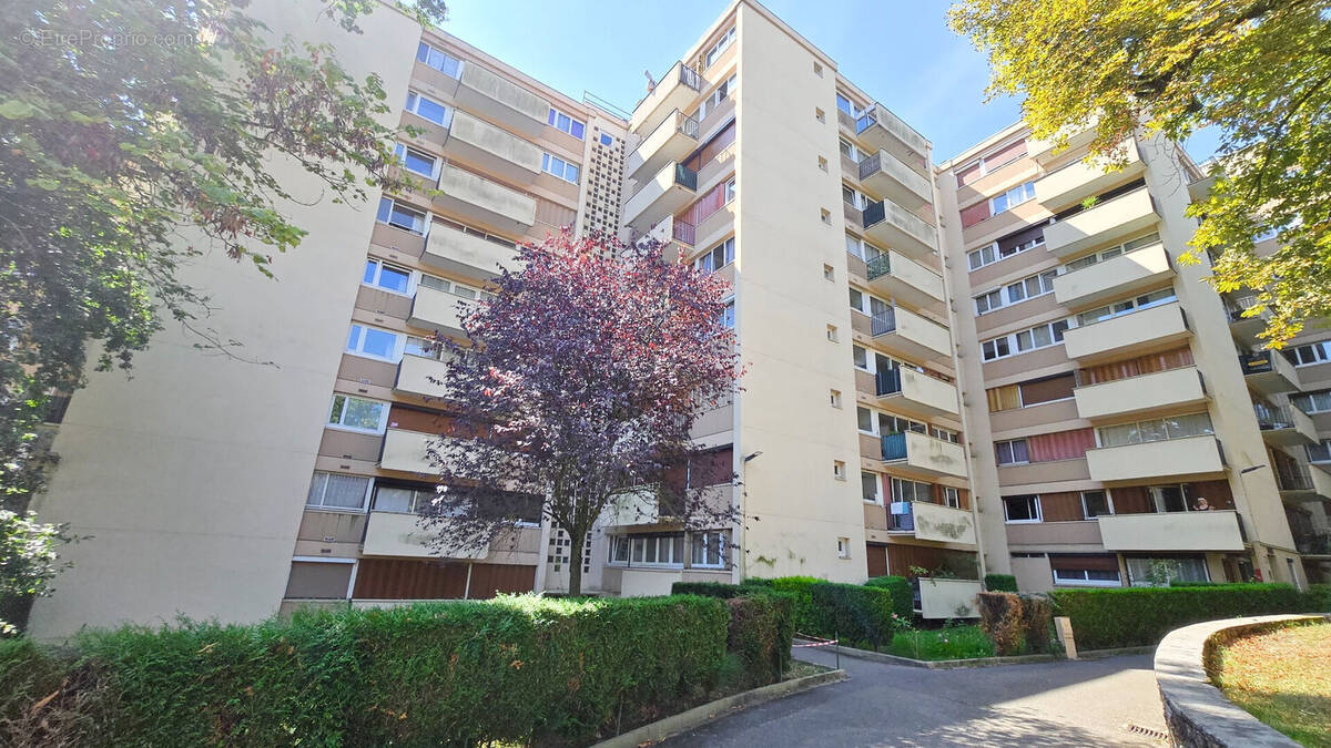 Appartement à SAVIGNY-SUR-ORGE