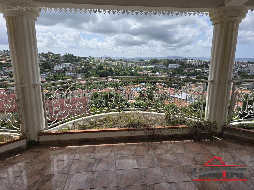 Maison à FORT-DE-FRANCE