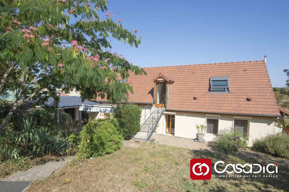 Maison à MENETOU-COUTURE