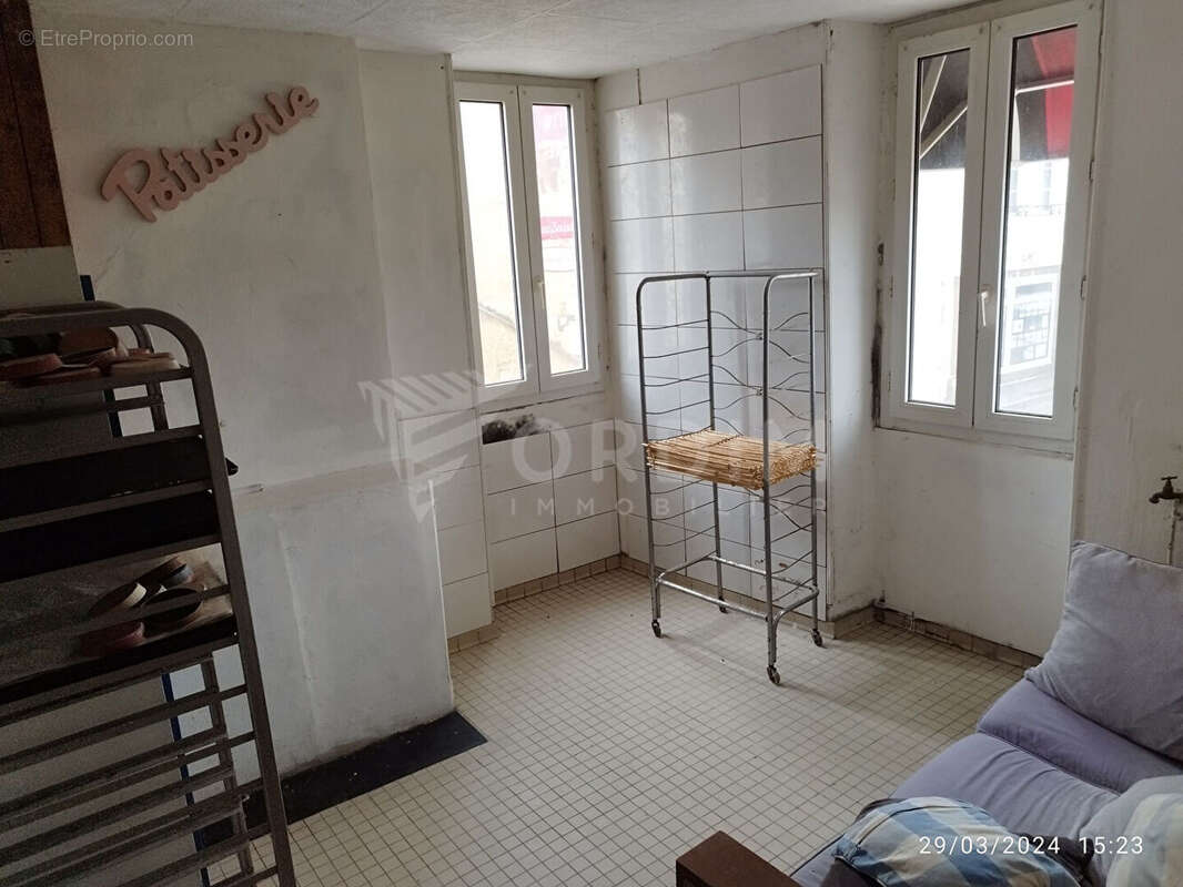 Commerce à VINCELLES