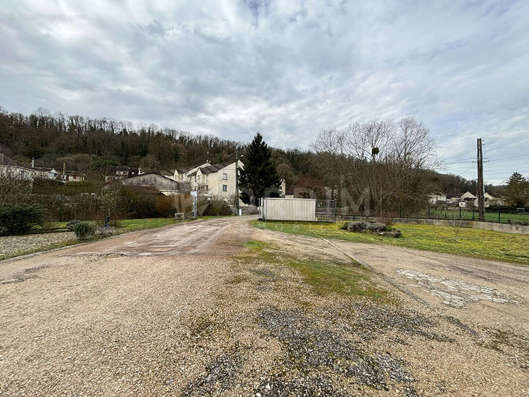 Commerce à TONNERRE