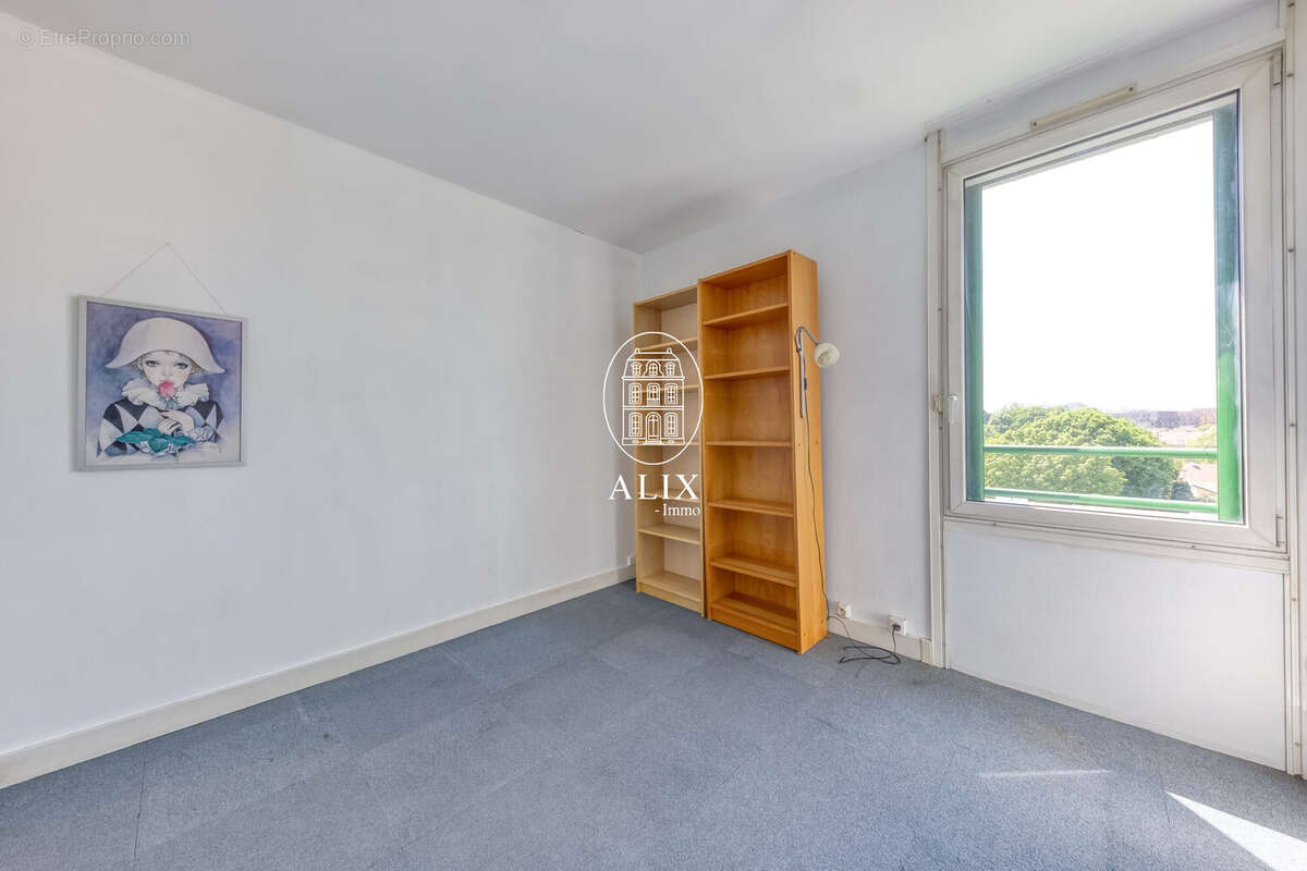 Chambre 2 - Appartement à MASSY