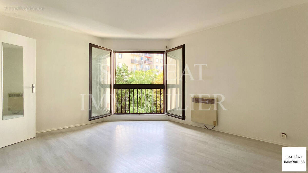 Appartement à MONTROUGE