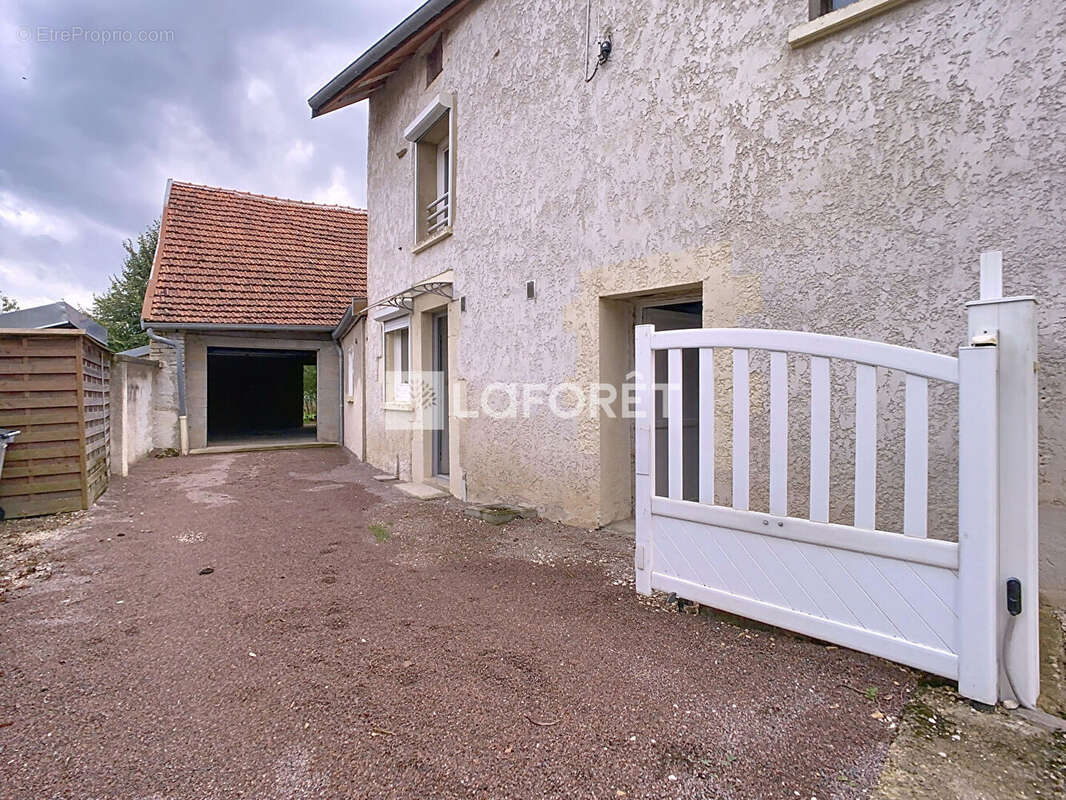 Maison à BLESSONVILLE