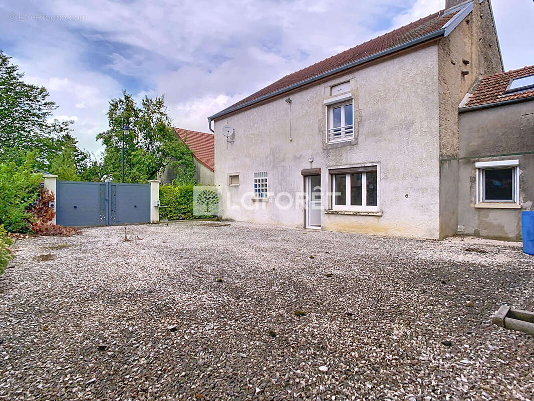 Maison à BLESSONVILLE