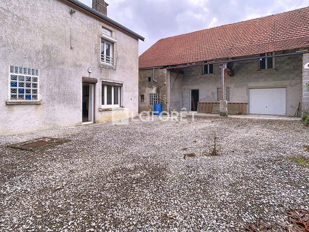 Maison à BLESSONVILLE