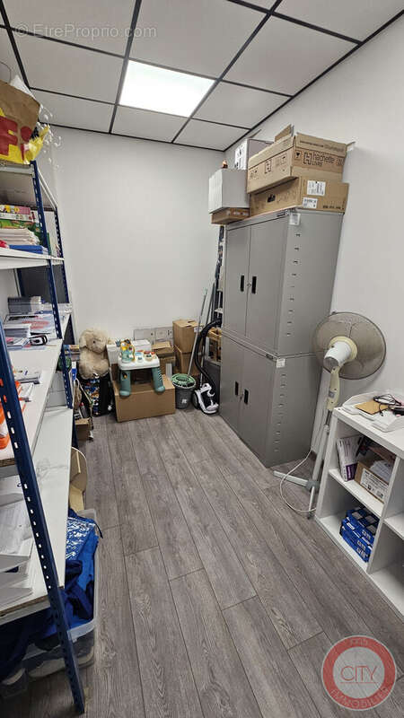 Commerce à LA BREDE