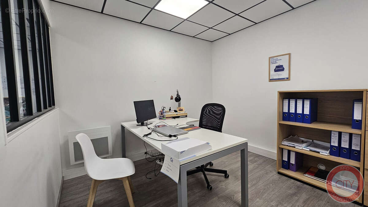 Commerce à LA BREDE